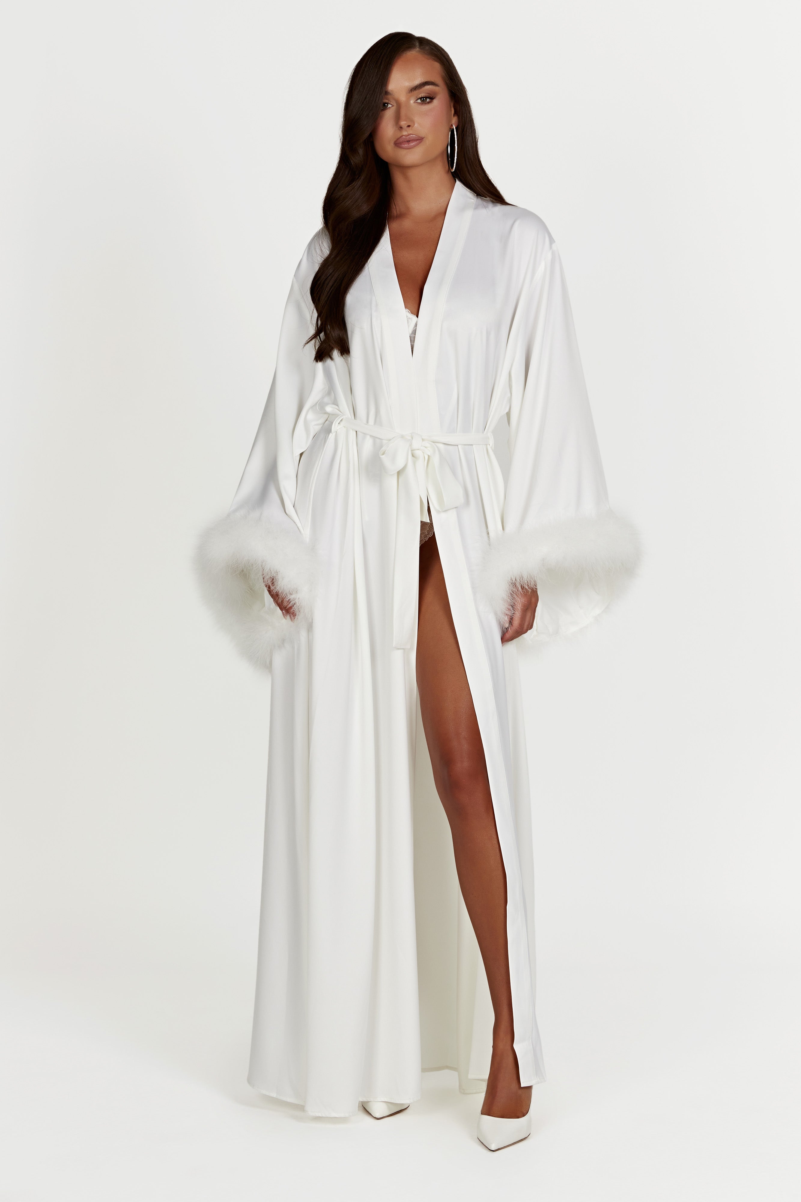 Le Laurier Bridal Women's Silk Robe - Short Ostrich Feather Trim Hem and  Sleeve Collection | CoolSprings Galleria